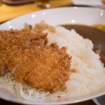 Ponchi Ken - カツと特製カレー