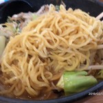 Fujimasa Tei - 味噌らーめん。麺アップ、細めの縮れ麺です。