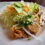 カフェ レスト アルファ - サラダとからあげ