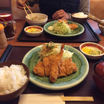 Yamato An - 海老ロースランチ、880円！ごはんプラス100gは無料で選べます☻