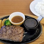 COCO'S Kyoto Umezu Ten - ビーフ１００%ハンバーグステーキ￥６９０+税
      withごはん￥１８０+税