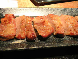 Date no Gyutan Sendai Mitsukoshi Ten - 厚みが違います
