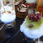 茶菓子家　瀧二郎 - 左・黒みつ×ミルク、右・抹茶×あずき