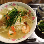 ノイカフェ - 壺の辛いやつ最高