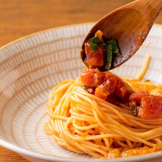 Traditional Italian Cuisine with Simple Seasoning.