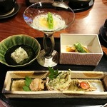 秀峰閣 湖月 - 【先附】
            先附が１番よく分からないお料理に出会いがちですが、どれも全部美味しかったです(*´∀`)♪