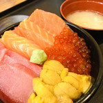 おたる佐藤食堂 - 『中とろサーモンうにいくら丼』
税込2,600円