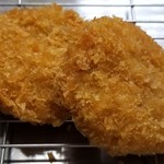 肉の小山 - メンチ(110円)