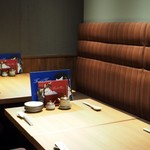 Soba&Co. Kamiyachoten - ソファ席も多くてゆったりしてます