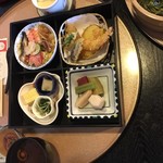 本格炭火焼うなぎ 近江牛 沙羅 - 彩りミニ和膳と特製デザート盛り合わせランチ