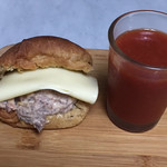 LAWSON - 2019年8月。ブランパン＋鯖缶＋チーズ。