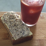LAWSON - 2019年8月。ブラン食パン＋鯖缶＋黒胡椒。