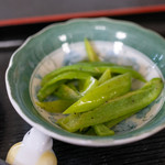 Hayabusa Onsen Shokujidokoro - 2019.8 ピーマンの炒めもの（お通し）