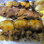 Yakitori Honpo Hamakei Oyama Ten - 詰め合わせタレ（皮、つくね、レバー精肉*２）３５０円