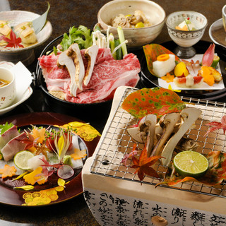 "Freshly Delivered Natural Domestic Fish from Tsukiji, Traditional Japanese Vegetables, and Seasonal Ingredients Available!"