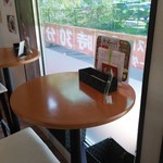 あぐりかふぇC's - カウンター席です。隣はトイレです。
