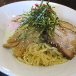 Tokyo Abura-soba Honpo Sakurayama Ten - 油そば半熟玉子入りアップ