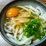 起矢食堂 - 月見伊勢うどん480円