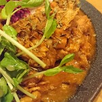 Taishu Shokudo Niku to Tenshin Suezo Ababa - 骨付きチキンカレー