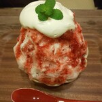 徳兵衛 - いちごミルクかき氷※ミニサイズ(生クリームトッピング)