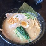Megami - 醤油とんこつ