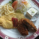 アロマカフェ - オムレツメンチカツランチ