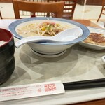 Ringer Hut Ion Yachiyo Midorigaoka Ten - 