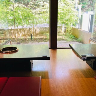 在寧靜的空間中，享受邊欣賞庭園邊用餐的悠閒時光
