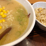 南京飯店 - Bセット（ラーメン&半チャーハン）