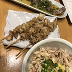 Yakitori Ya Sumire Kichijoji Ten - 低音調理レバッチョ とり皮ポン酢 やみつきカリカリ皮串塩