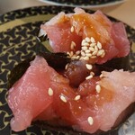 Hama Zushi Hanamaki Sakuradai Ten - ピリ辛の赤身の軍艦！マグロ感が味わえる一皿と思ってます。