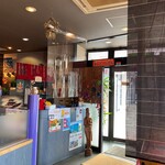 KUMARI - 店内（座席より右まわり）➡