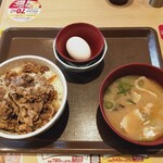 すき家 - 並盛モーニング（とん汁，生卵付き）