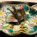 よし澤 - 山形県産サワラの藁焼き　ニンニク　山葵　ポン酢