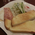 Cafe Yoshino Tokai Arao Ten - Bセットの内容は目玉焼き・ハム・サラダ・トースト