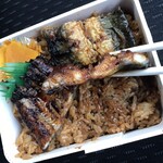 Kawa Ume - うなぎの厚み・反対側・下のご飯