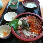市場食堂 まぐろ屋 - 