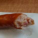 Kokeizan Parking Area Snack Corner - ●名古屋コーチンフランク　400円　の中身
                        表皮はパキッと、中はジューシーな鶏肉？
                        調べる前はてっきり豚肉と混ぜてると思ってた（笑）
                        豚肉の旨味はラードかねぇ？