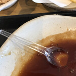 創業二百三十年食堂 - スプーンがついてきて
煮汁を掬えます