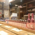 旬菜食卓 やま志た - 店内カウンターの様子