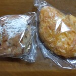 Oven Fresh Kitchen Itoyokado Misato Ten - フルーツリュスティック（左）とモッツァレラチーズ＆バター（右）