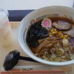 Friend Ion Sanjo Ten - しょうゆラーメン  440円
                         (セット)カルピス  100円