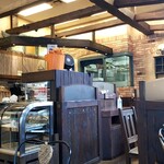 ボンファシル - カントリー風の店内