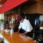 トラットリア パラン - ★シェフが生地に愛情投入中♪