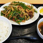 浜っ子 麺八 - ピーマンと豚肉炒め定食880円