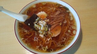 Mimori Shokudo - 中華そば  もも醤油！スープの色が良い！