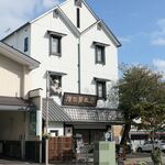 Masudaya Honten - JR身延線・富士宮駅北口から徒歩3分「増田屋本店」。存在感のある建物で、思わず立ち寄ってしまった