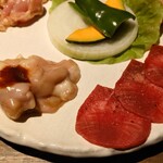 飛騨牛一頭買い 肉式 - 牛タンと牛ホルモン