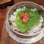 やまと庵 - しらすと月ヶ瀬の梅の釜めし