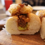 KYOTO 1er BAKERY MARKET - やま岸コラボ/鱧カツドッグ(600円)の断面
